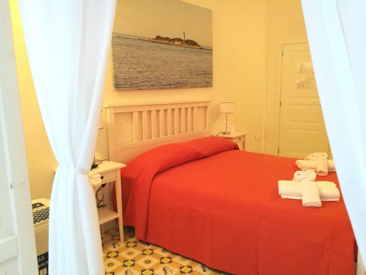 L'Infinito Bed & Breakfast ซาแลร์โน ภายนอก รูปภาพ