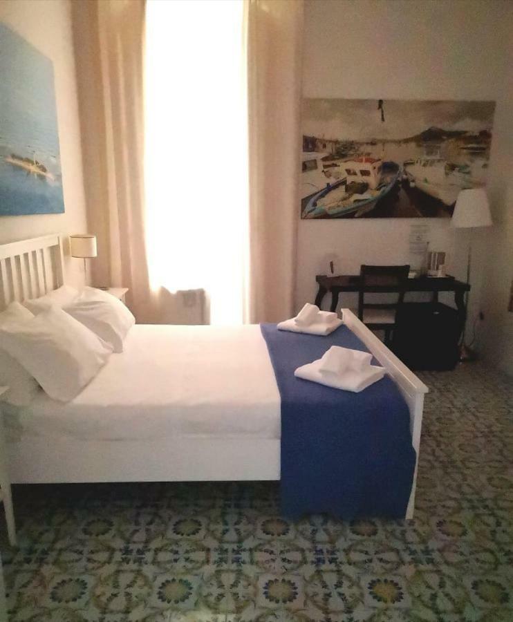 L'Infinito Bed & Breakfast ซาแลร์โน ภายนอก รูปภาพ